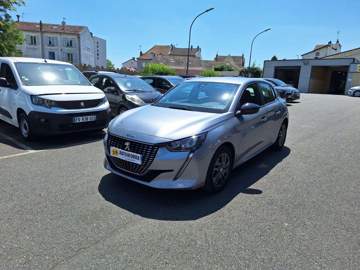 PEUGEOT 208